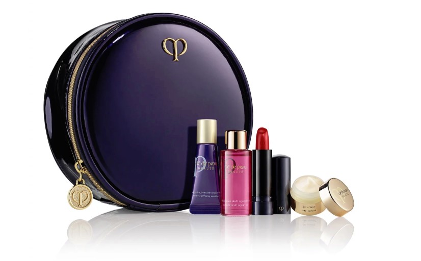Neiman Marcus: Free makeup case + beauty samples (get yours now