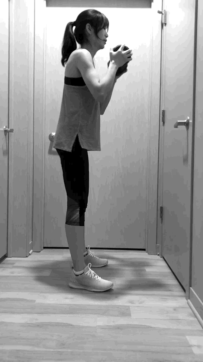 瘦身健身 撸铁妹子最性感|健身房第一天动图直播  深蹲:练翘臀的最好