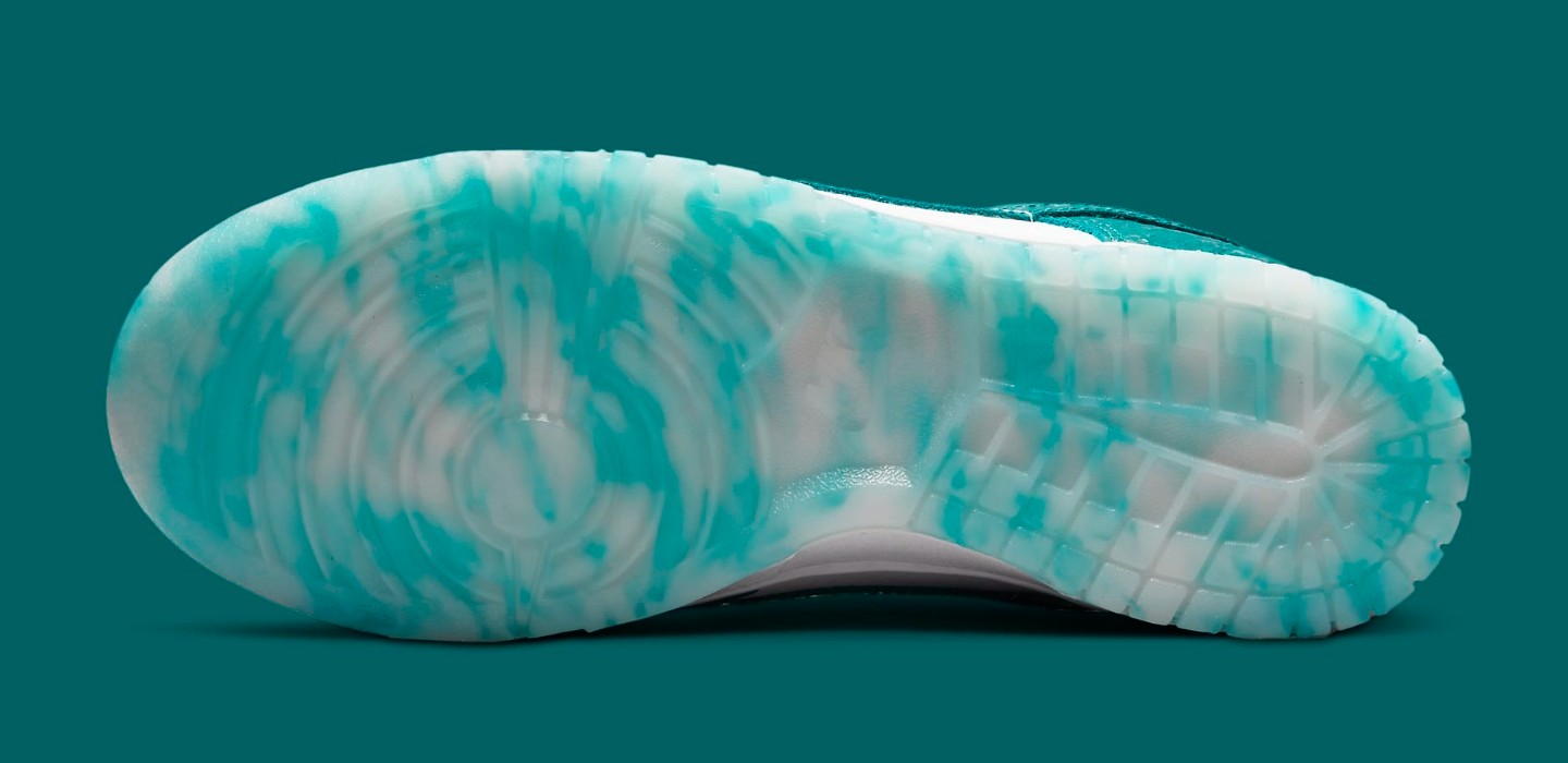 nike-dunk-low-ocean-dv3029-100-outsole.jpg