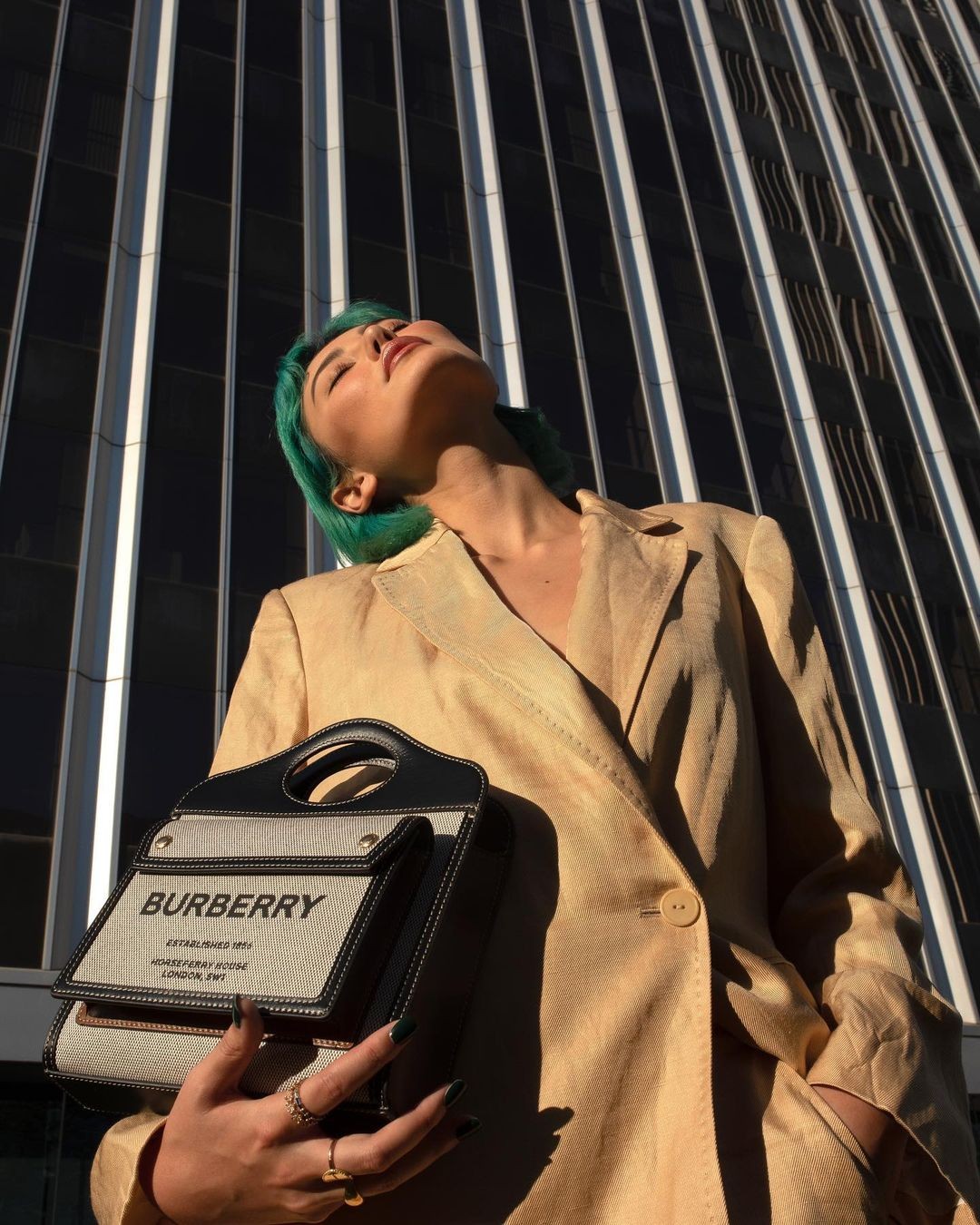 burberry_118869014_169209851349646_1941512857617745391_n.jpg