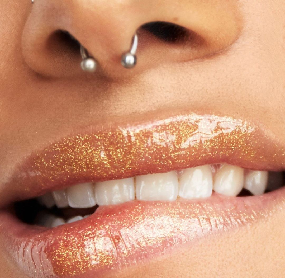 urbandecaycosmetics_70578459_157663355421153_1129069463813974019_n.jpg