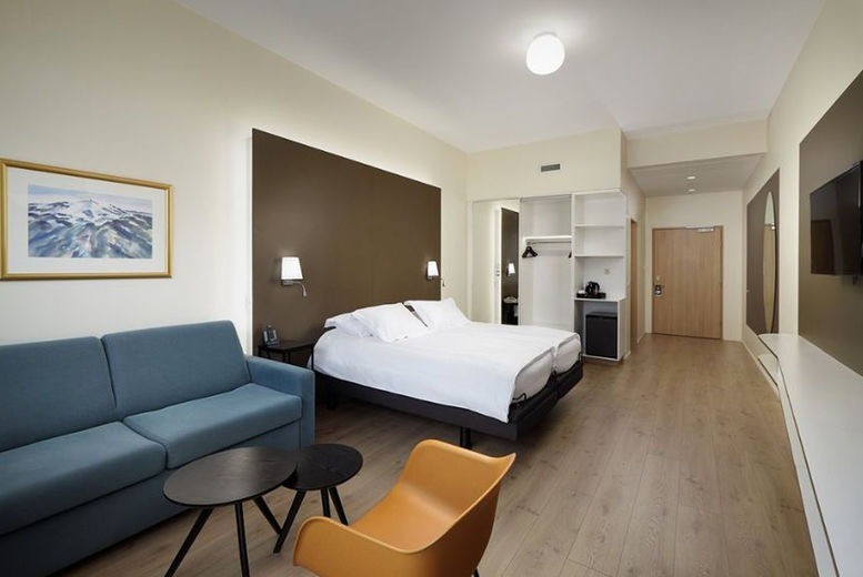 https___images.wowcher.co.uk_images_deal_13424014_777x520_552809.jpg