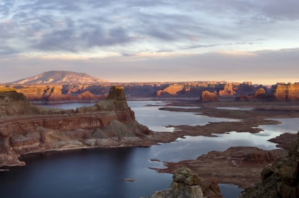 glencanyon_istock_000002227945large.jpg