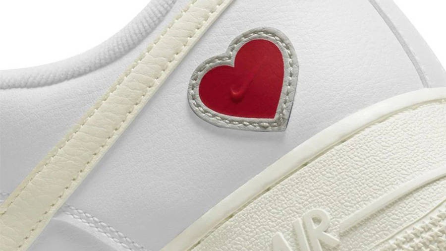 nike-air-force-1-valentines-day-2021-closeup_w900.jpg
