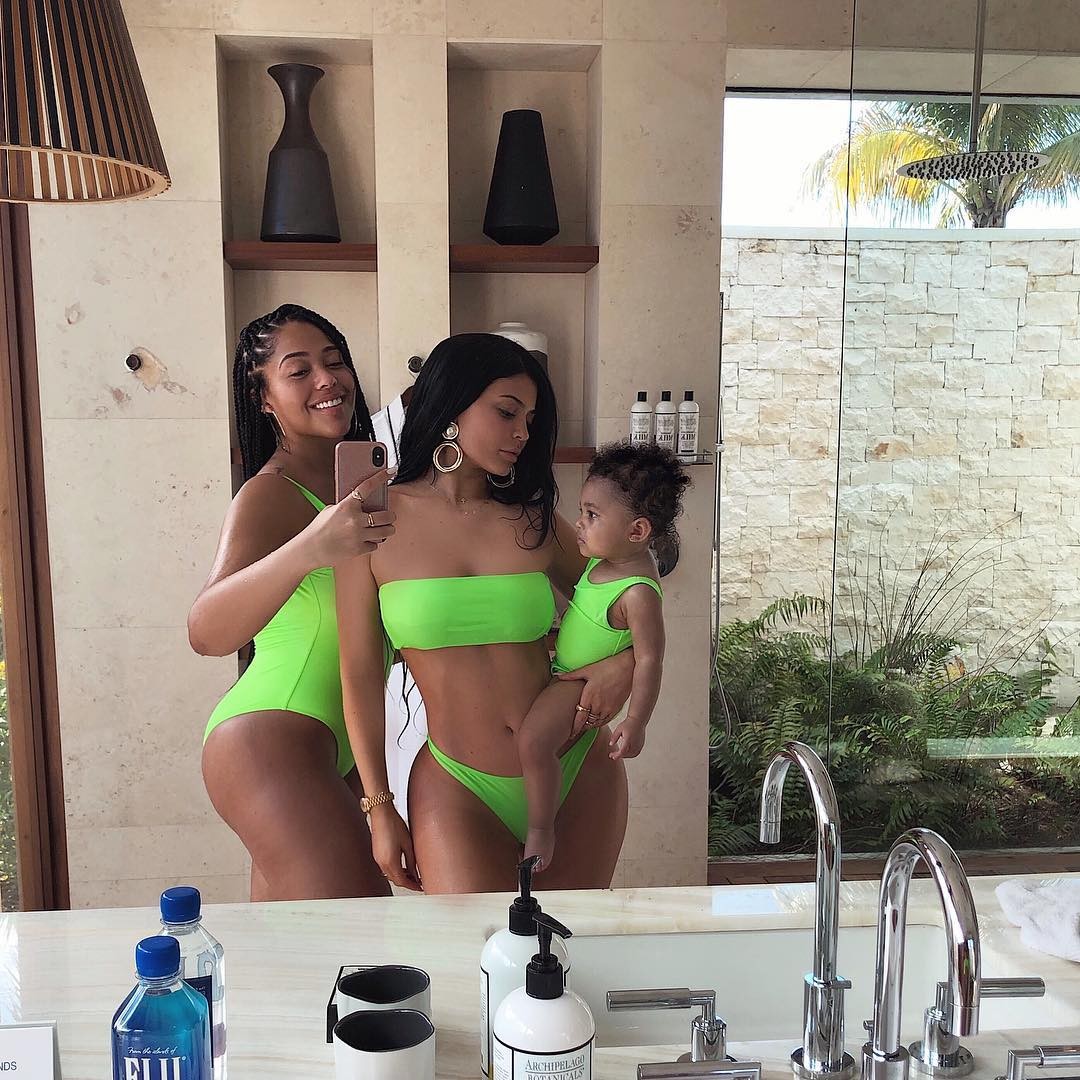 kyliejenner_49446333_2240259192929930_524720729099255722_n.jpg