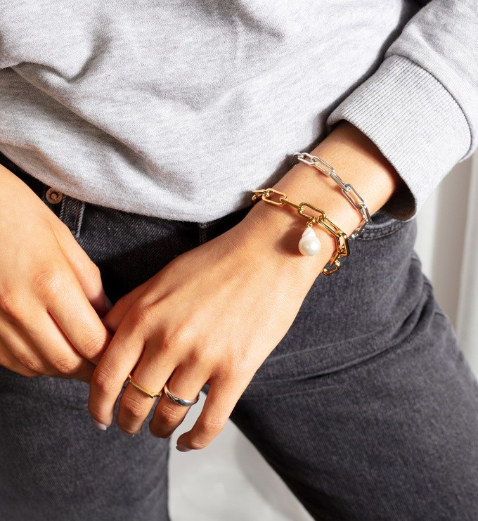https___cfs3.monicavinader.com_images_pdp-small-large_12429433-429.jpg