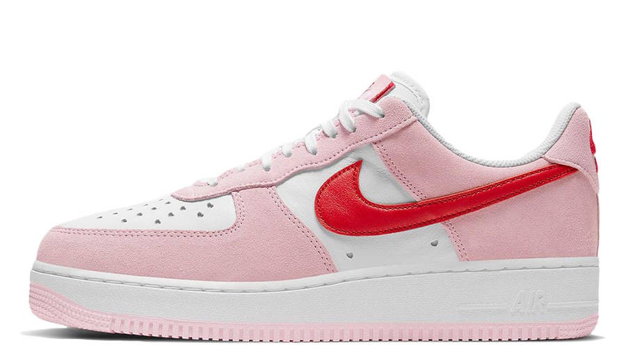nike-air-force-1-07-qs-valentines-day-2021_w900.jpg