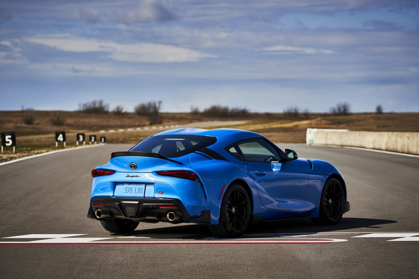 2021 toyota gr supra a91跑车新鲜发布 2.0t全新出炉 3.