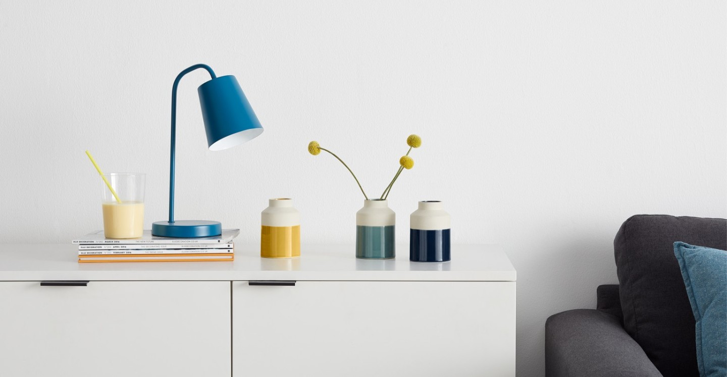 804f1df3f99f31638b2230b03f6c798184584ada_VASDOR001MUL_UK_Made_Essentials_Dorran_Set_of_Three_Vases_Multi_LB02.jpg