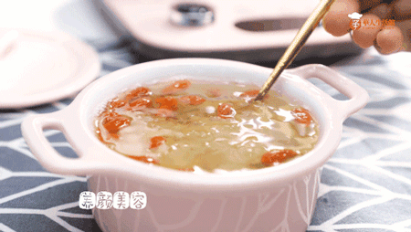 蔓越莓银耳羹6.gif