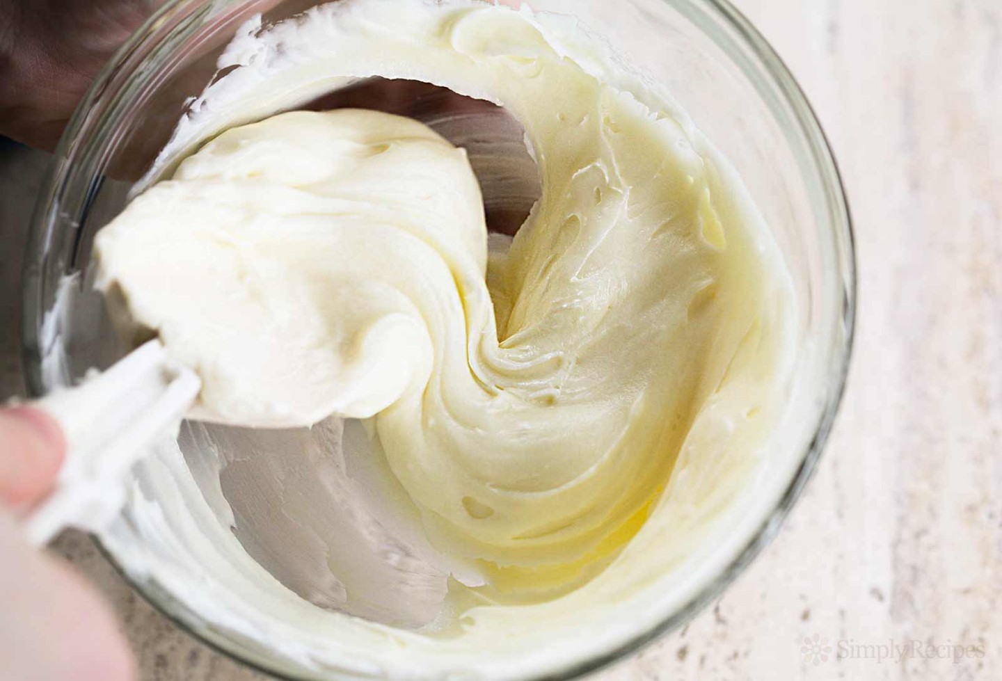 cream-cheese-frosting-horiz-a-1600