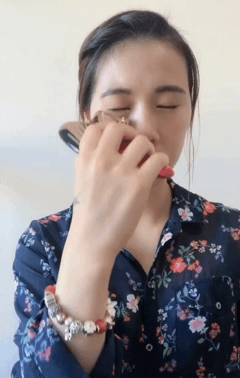 ezgif.com-resize.gif