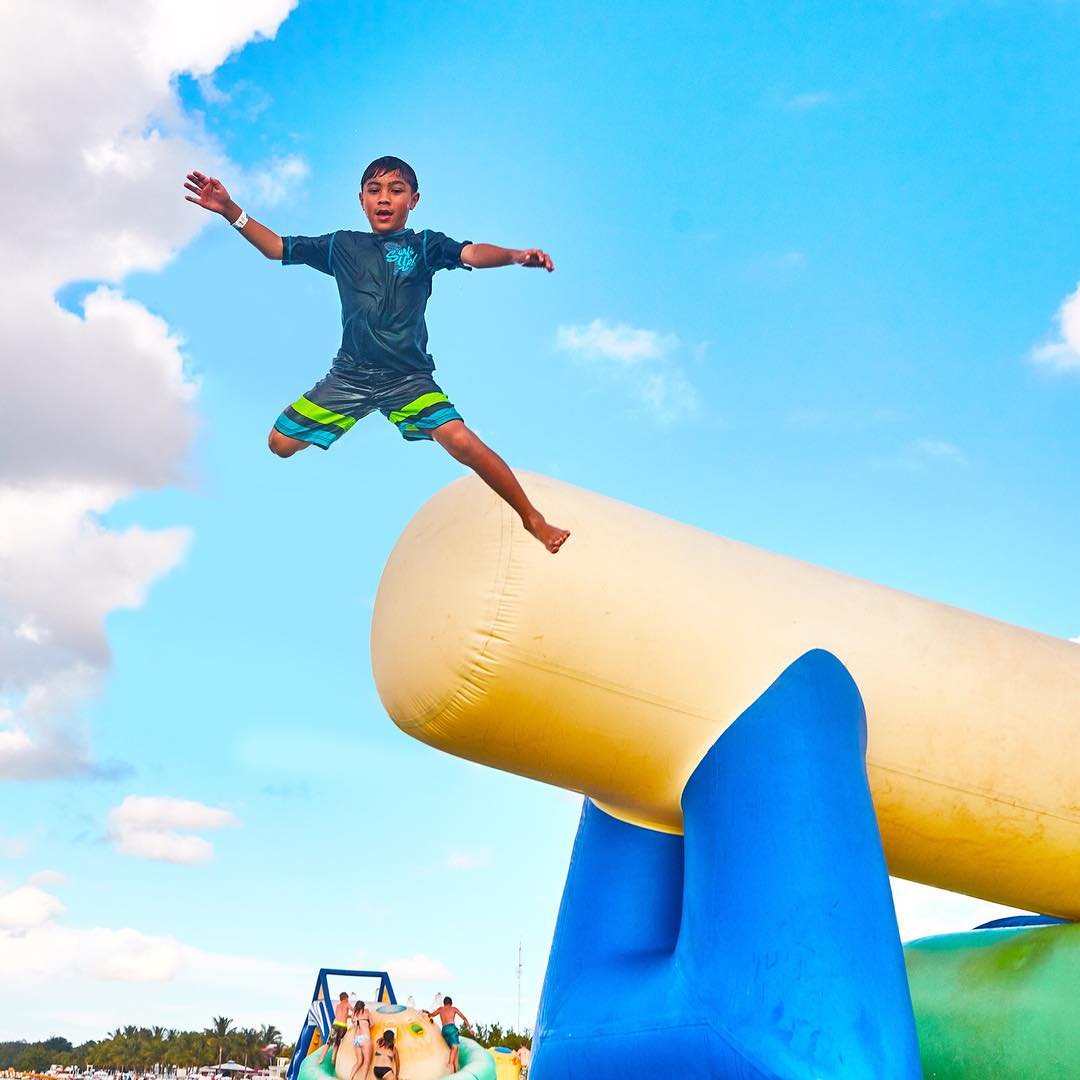 carnival_26372490_654112661646038_2832361430827663360_n.jpg