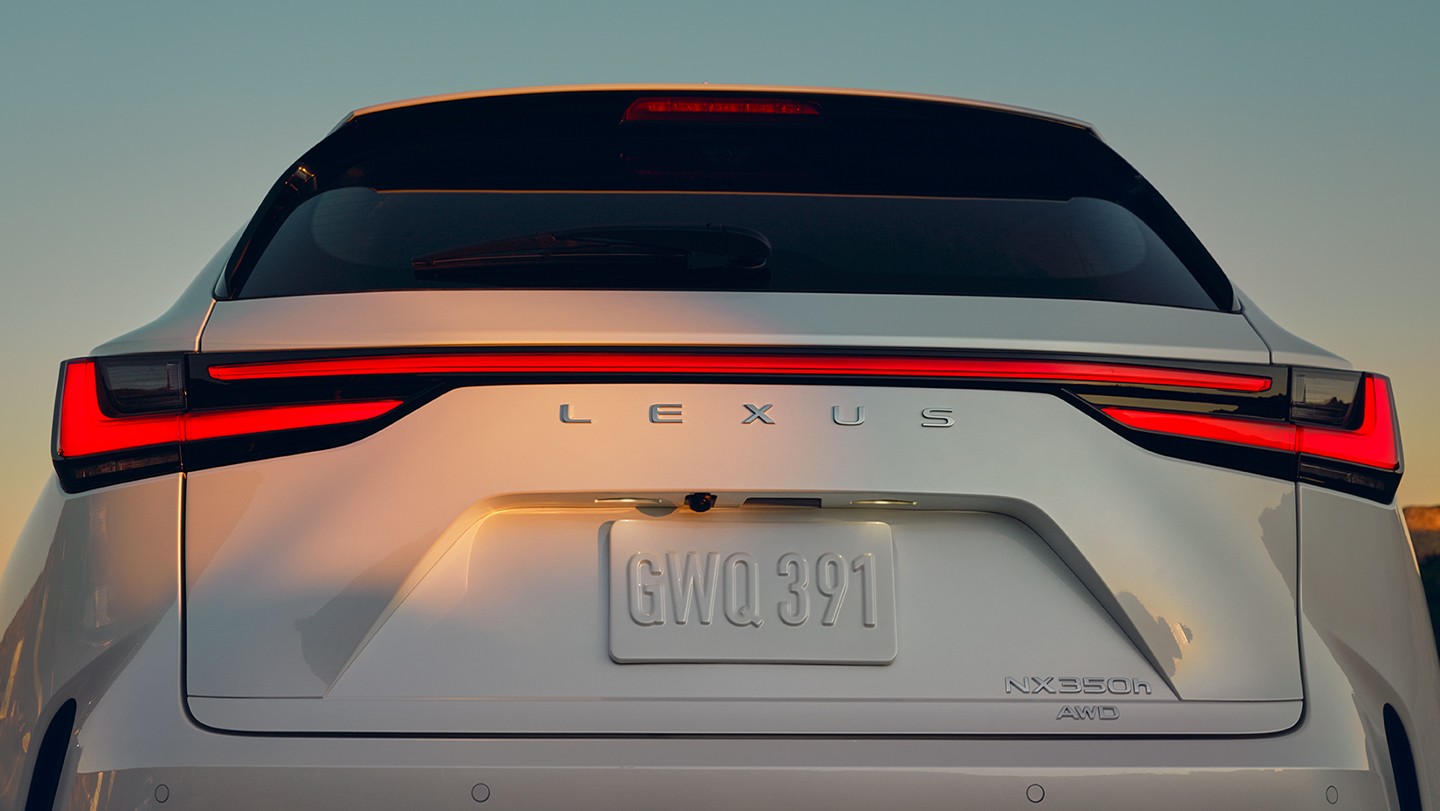 Lexus-NX-14-gallery-desktop-1440x811-LEX-NXG-MY22-0113.jpg