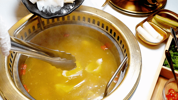 华人区超豪华的花椒鸡火锅快去吃！