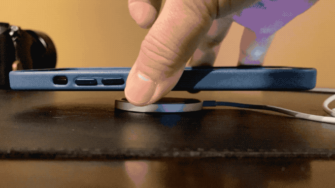 magsafe_charge_1.gif