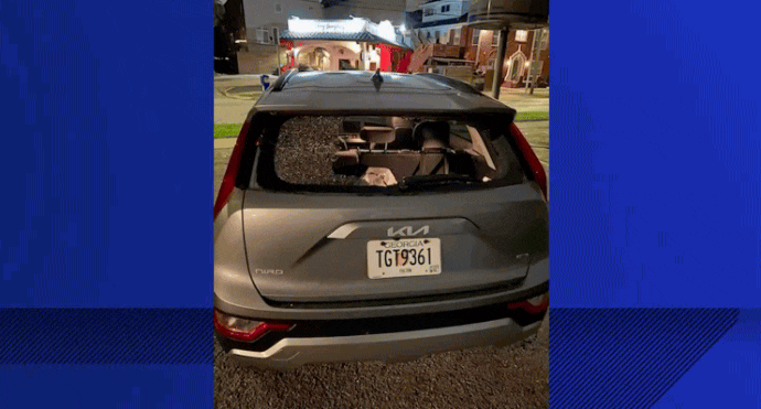 吃顿饭车被砸了，一家华人回不了家...