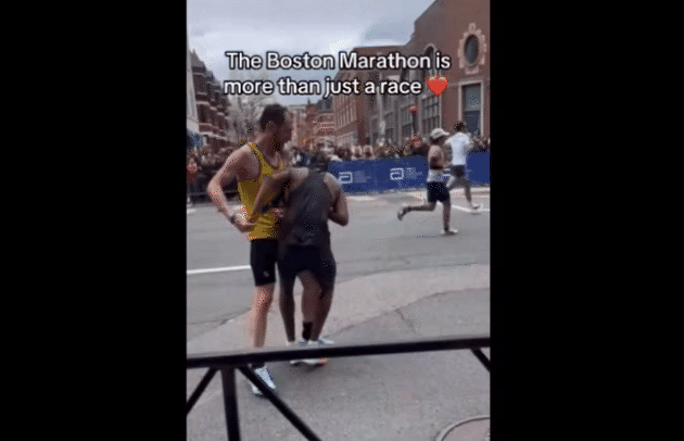 波士顿马拉松终点线前这一幕，真的看哭了全...